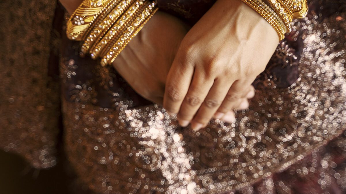 Gold Rate Today (21 nov 2025): Prices remain stable across India